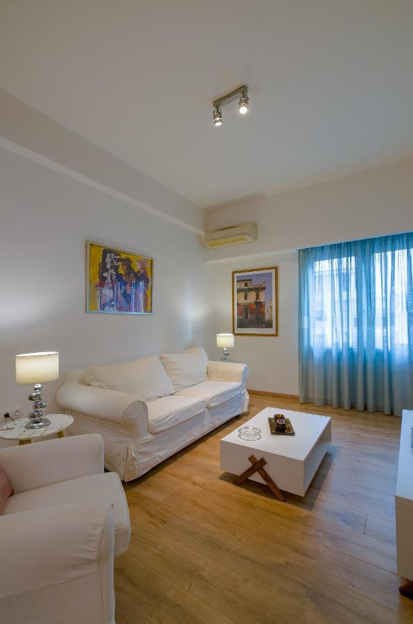 Nice 1Bd Apartment Close To Metro Station Ampelokipoi Athena Bagian luar foto