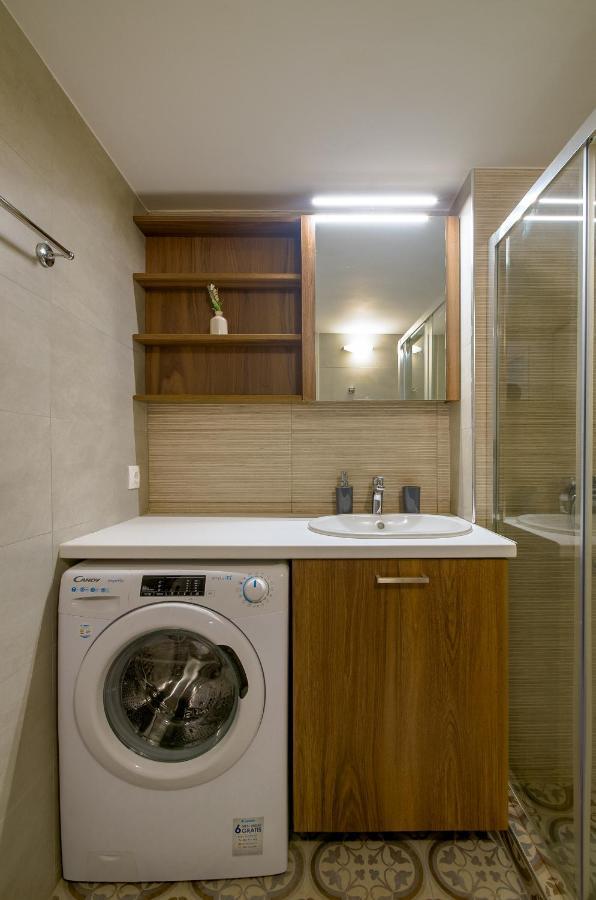Nice 1Bd Apartment Close To Metro Station Ampelokipoi Athena Bagian luar foto